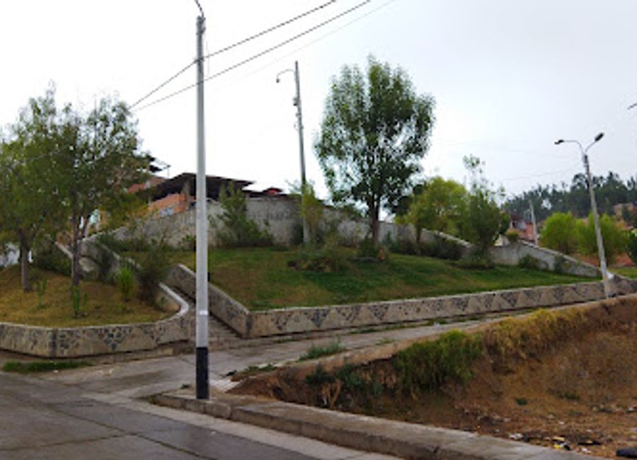 Experience the breathtaking beauty and tranquility of Los Andes, a park nestled in the heart of Huaraz, perfect for nature lovers and adventure seekers.