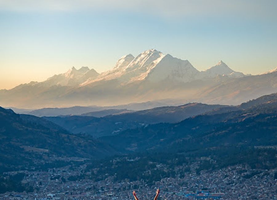 Discover the breathtaking landscapes and diverse hiking trails at Hanás Spot in Huaraz, a must-visit for nature lovers and adventure seekers.