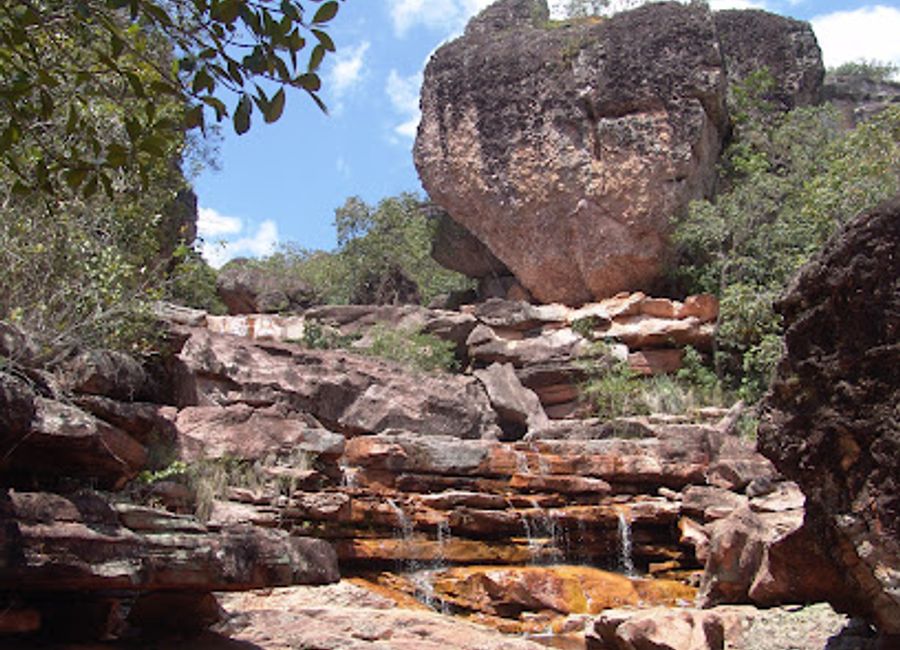 Explore Pedra do Diamante, a breathtaking natural gem in Lençóis, Bahia, offering stunning views and endless adventure in the heart of Chapada Diamantina.