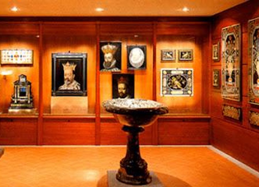Explore the Opificio delle Pietre Dure in Florence, an art museum dedicated to the exquisite craftsmanship and restoration of Renaissance artworks.