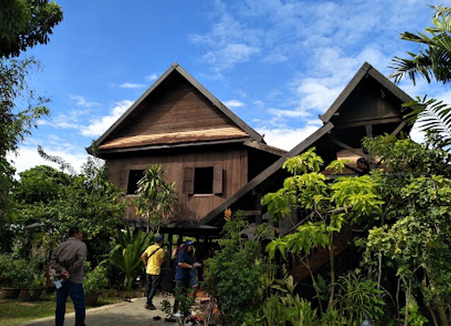 Explore Nan's rich cultural heritage at Nan Noble House, a local history museum showcasing the province's traditions, art, and lifestyle.