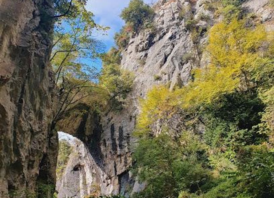 Explore the breathtaking Arco di Fondarca in the Province of Pesaro and Urbino, a stunning hiking area perfect for nature lovers and adventure seekers.