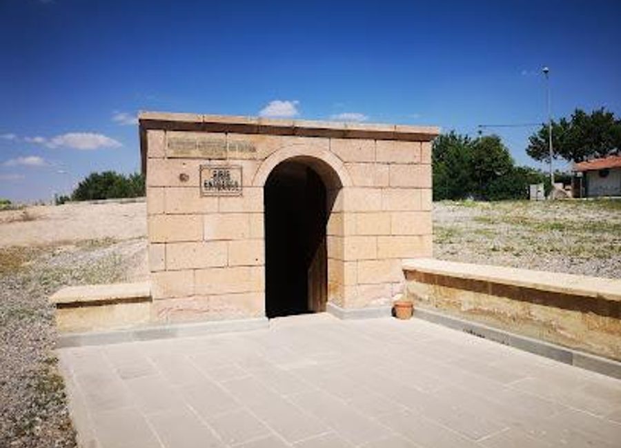 Discover the ancient wonders of Özkonak Underground City, a captivating historical site in Cappadocia, Turkey, featuring intricate tunnels and rich history.