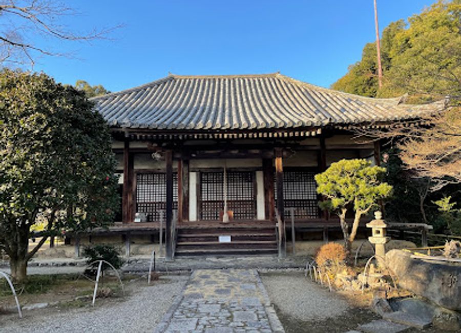 Explore the peaceful Byakugoji Temple in Nara, a historical Buddhist site offering tranquility and stunning architecture.