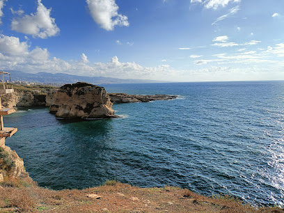 The 10 best attractions near Sakhrat al-Rawchieh ، صخرة الروشة (2026 ...