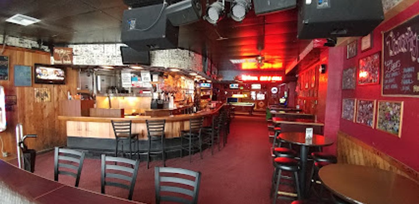 Uptown Bar & Grill