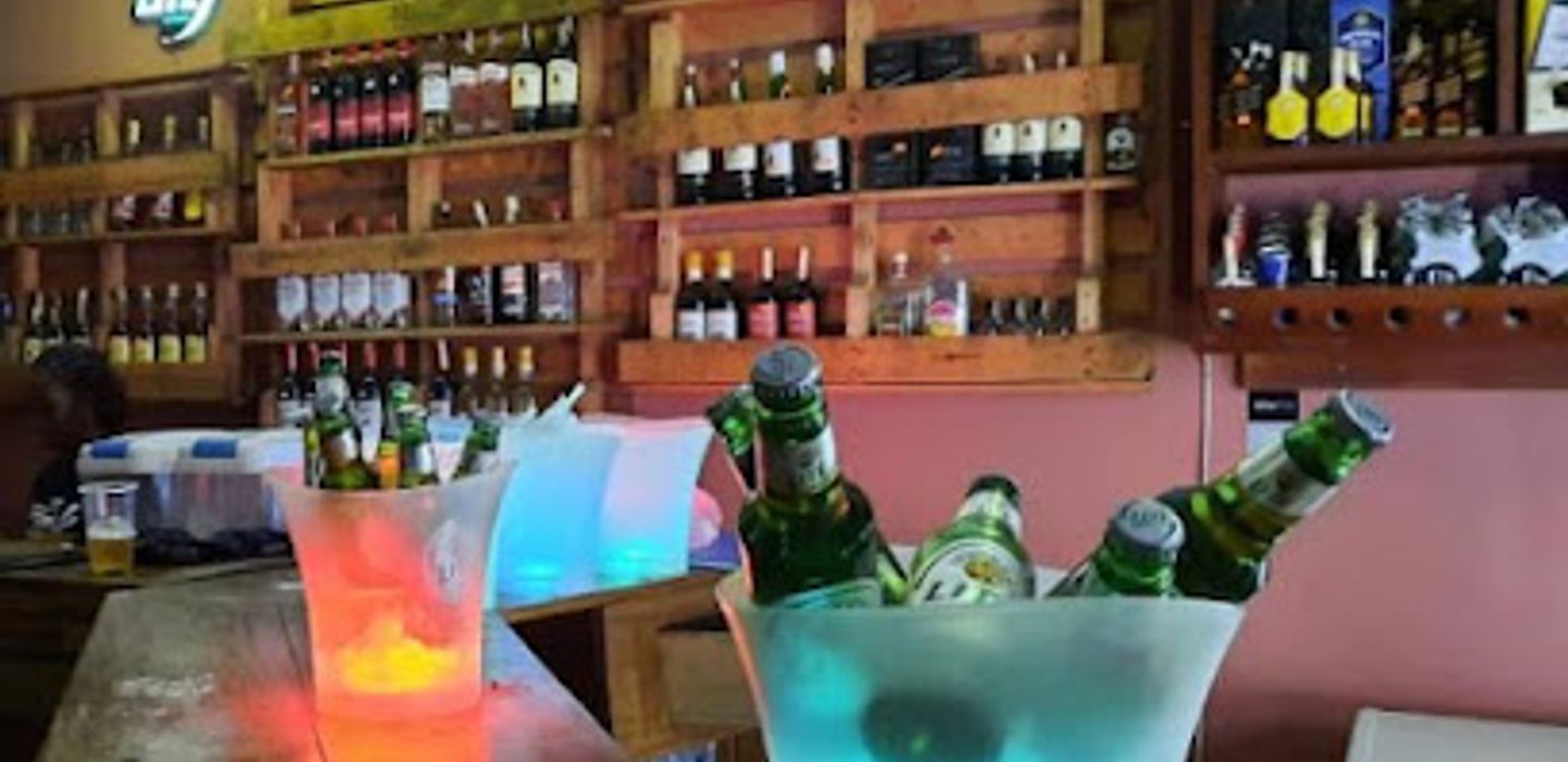 ARROWS BAR & RESTAURANT
