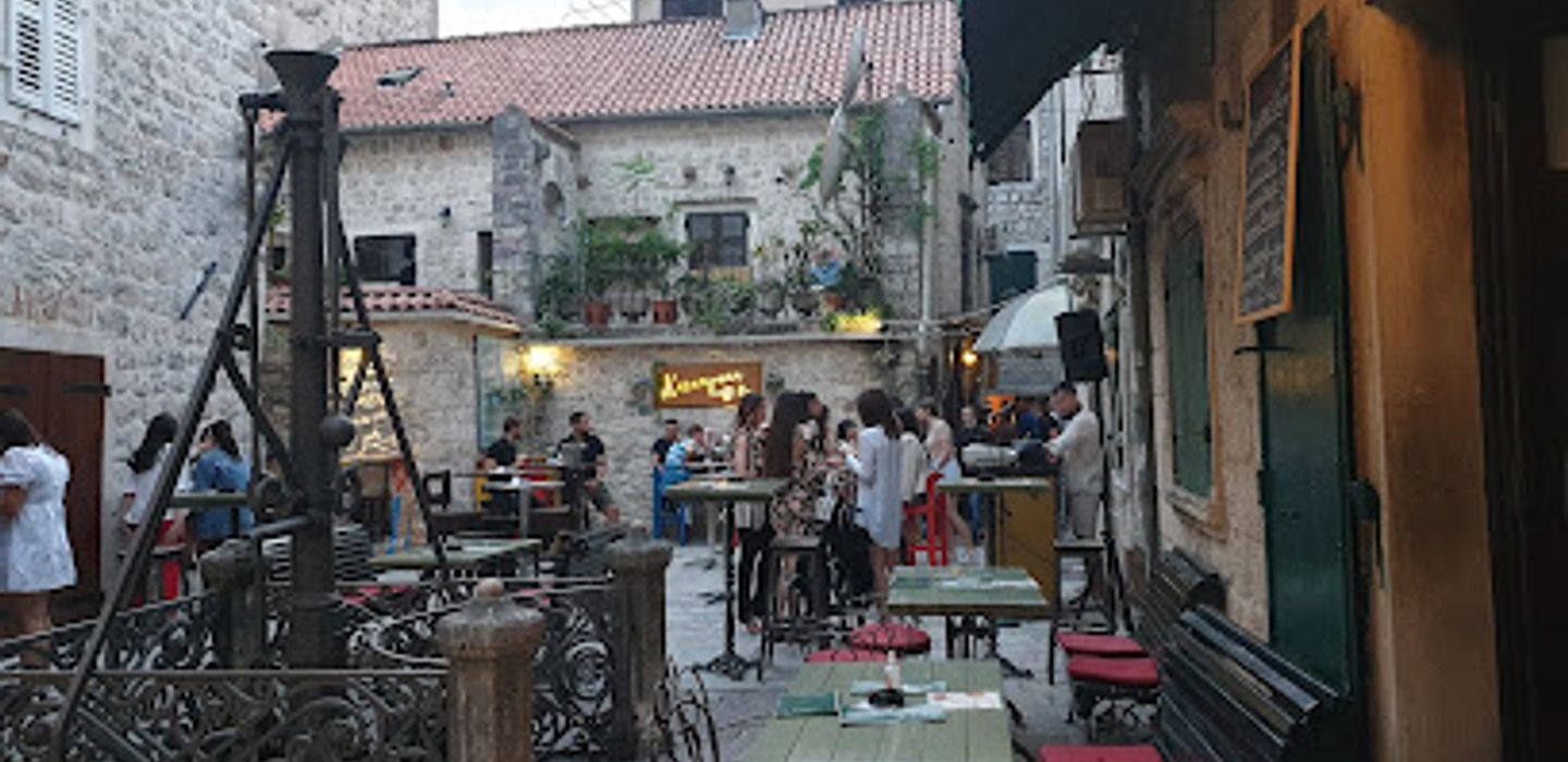 Letrika Caffe Bar