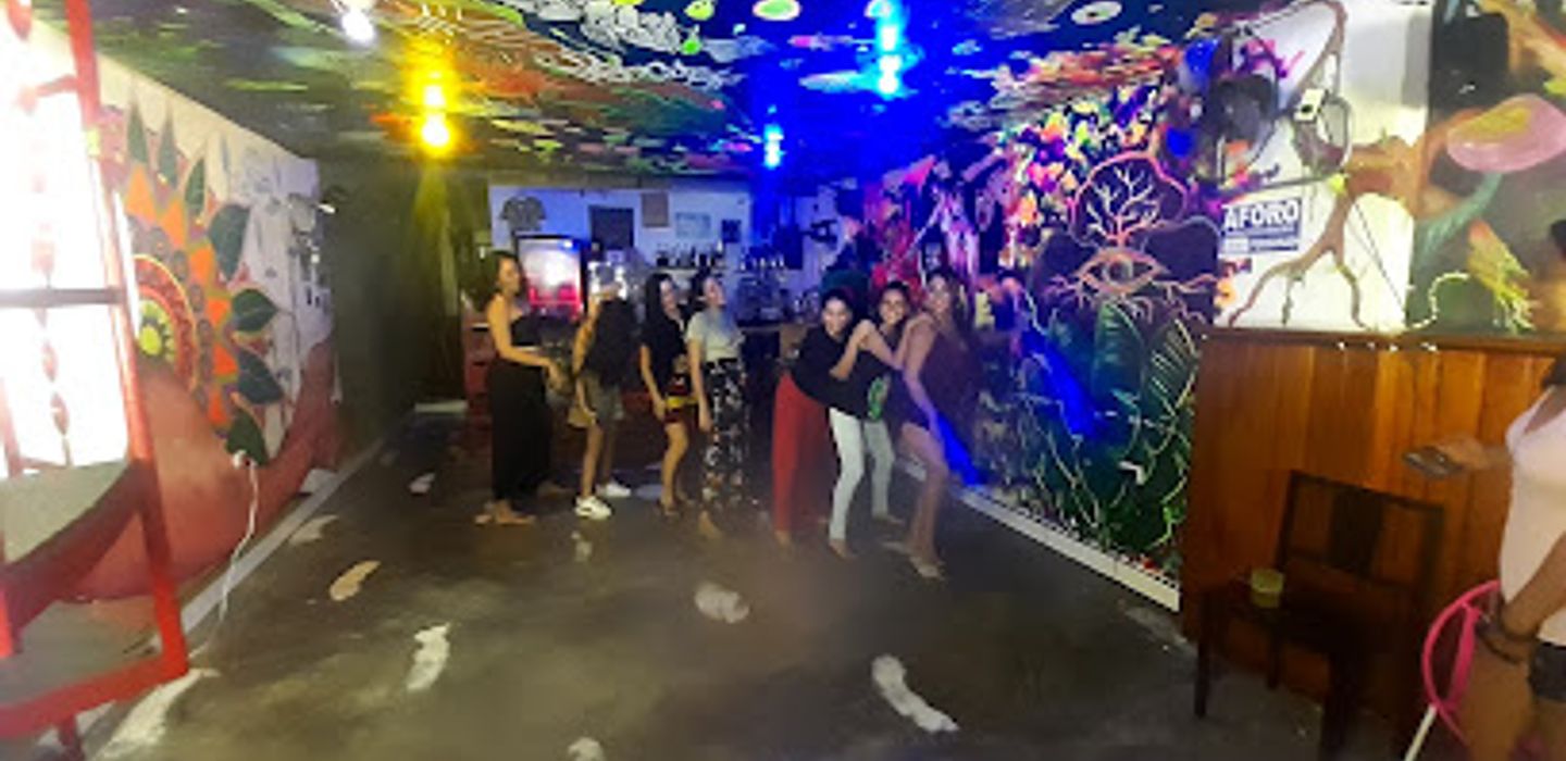 Pishcota's Bar