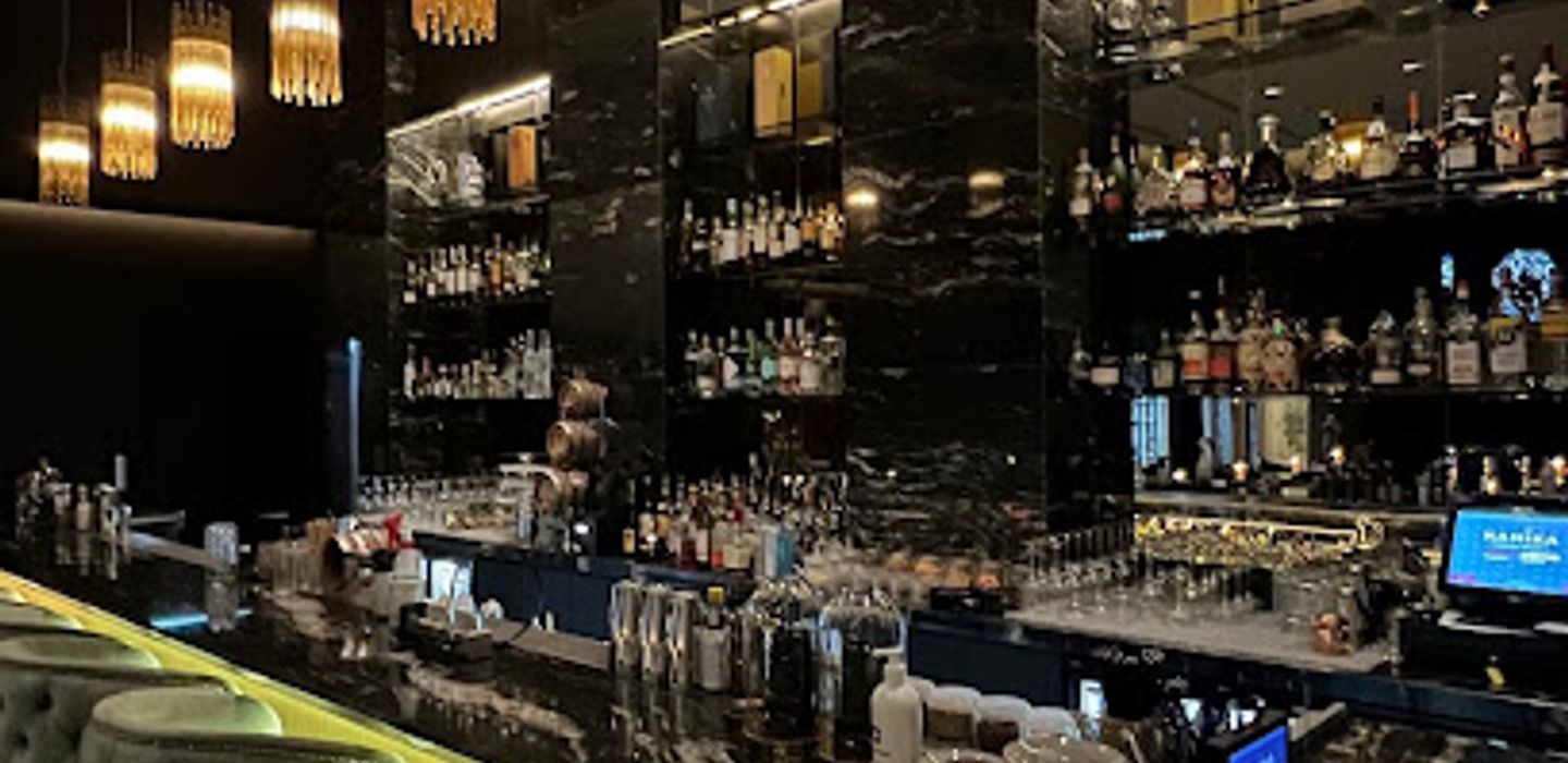 Selene Cocktail Bar
