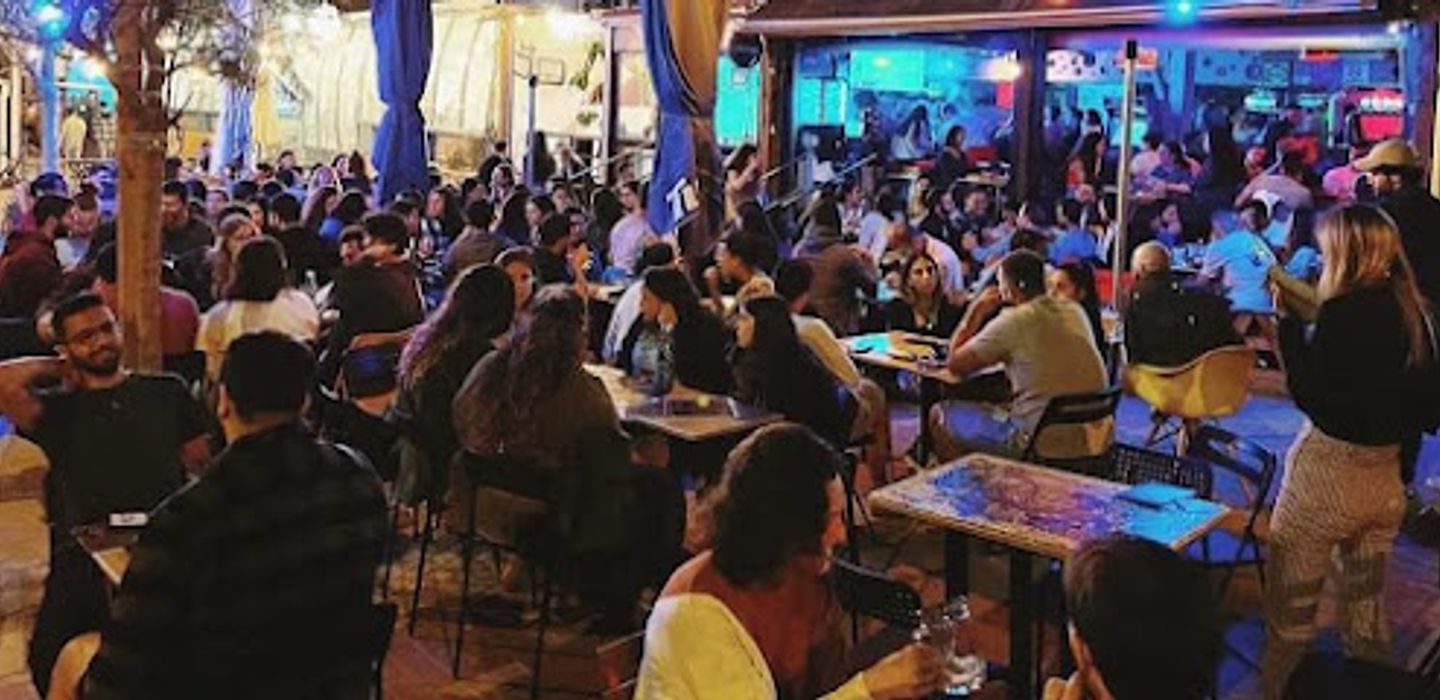 Roots Bar & Kitchen