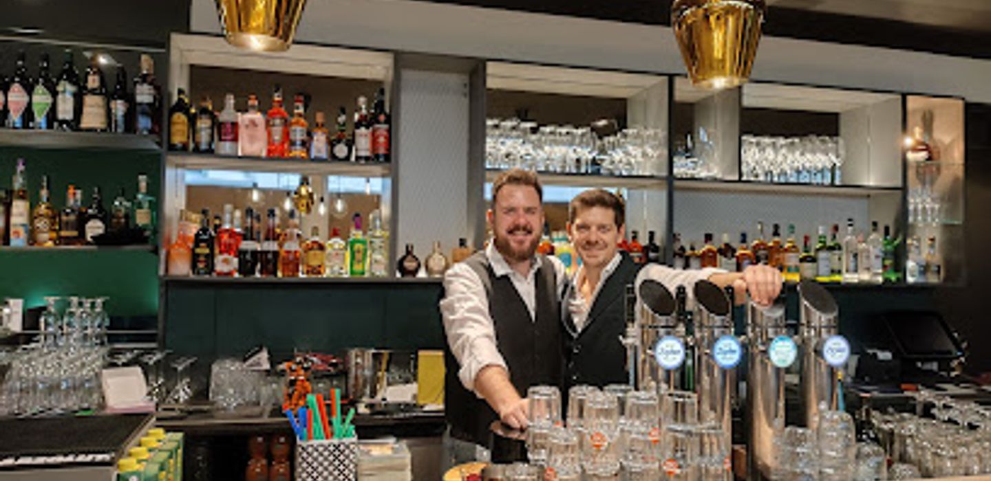 Helmut-Bar