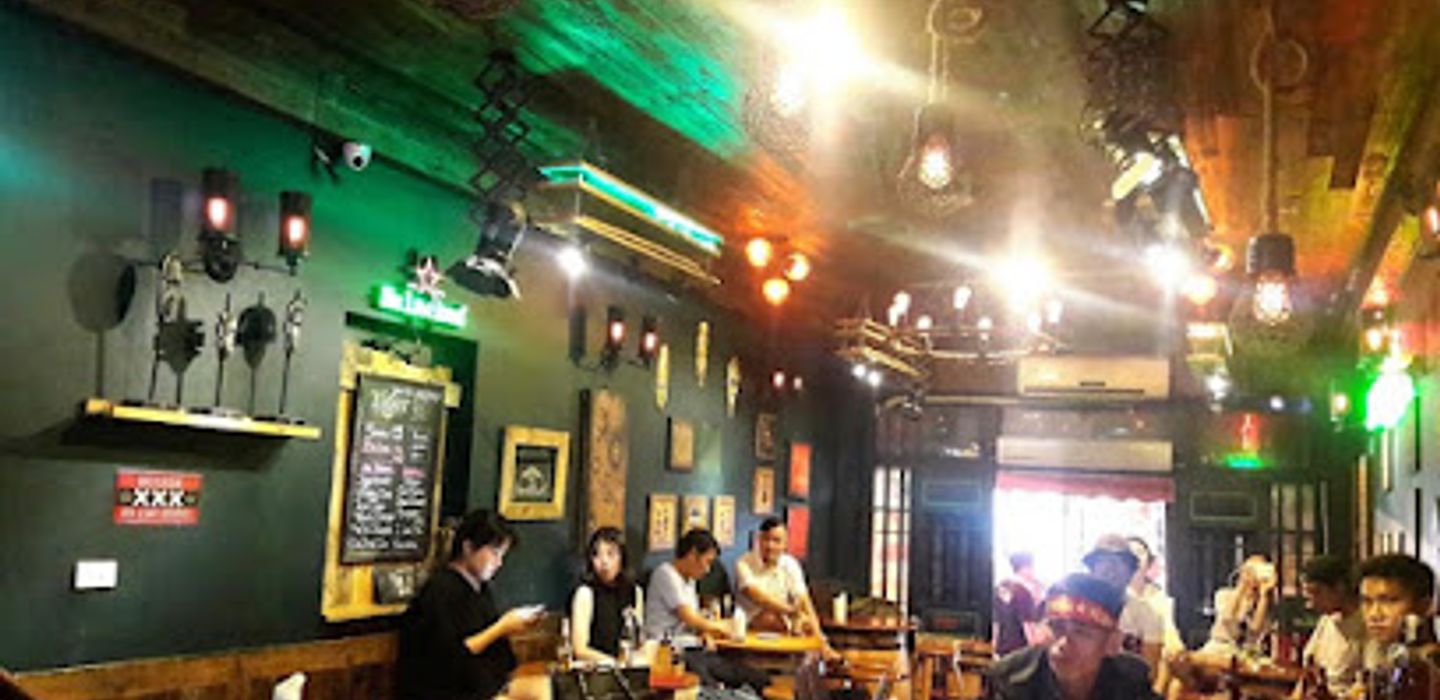 PRAGUE pub