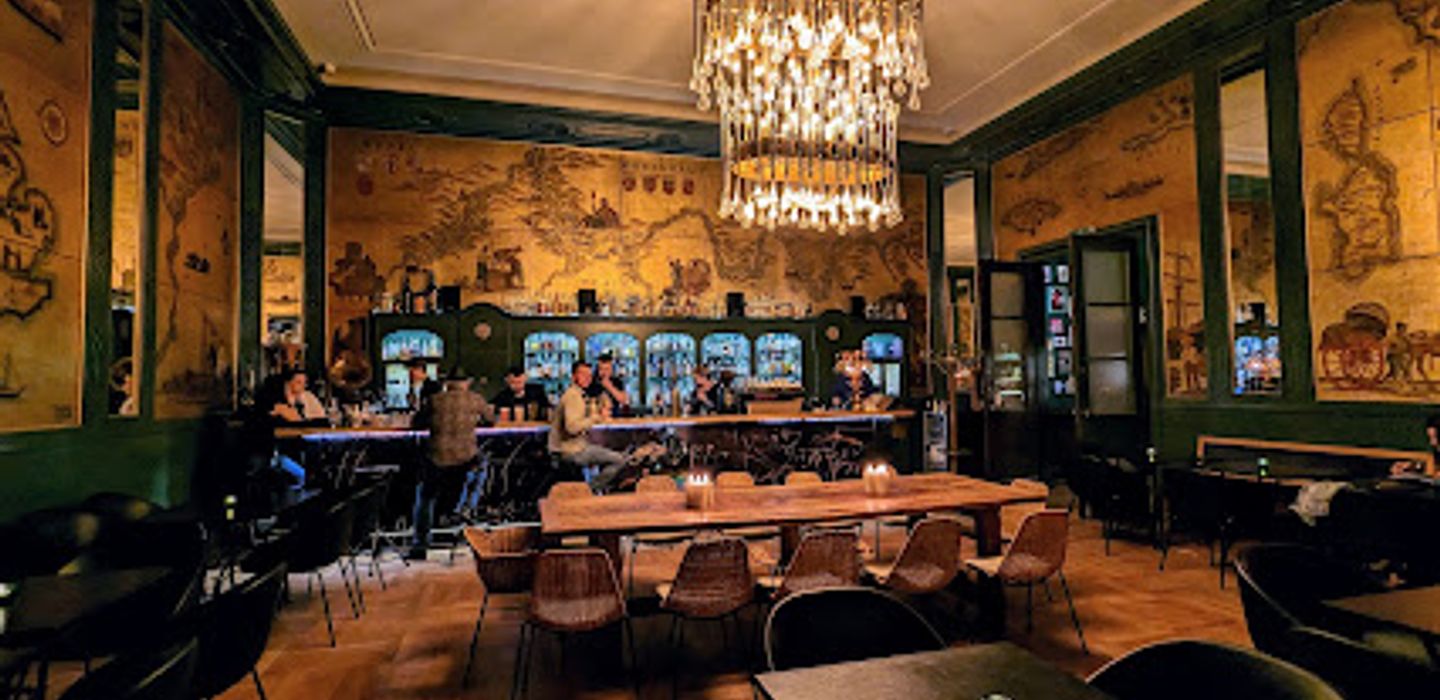 Die Goldene Bar