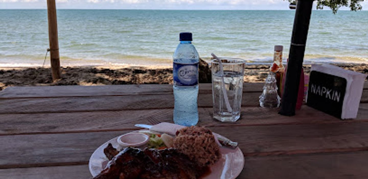 Maximo’s Bar & Grill