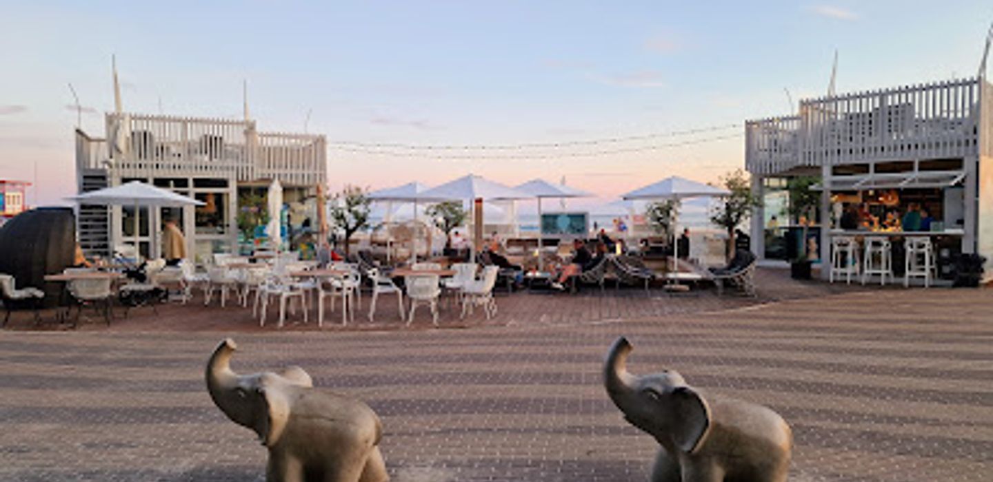 Sunset Lounge