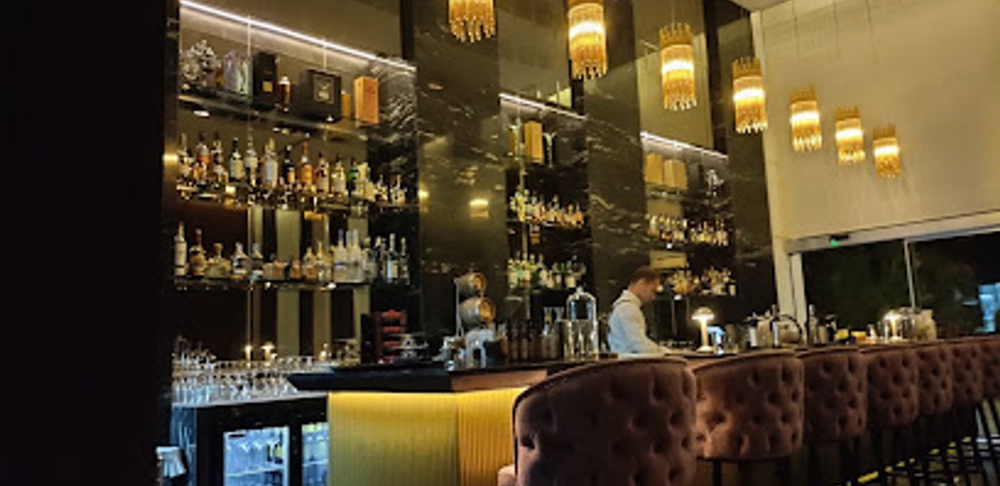 Selene Cocktail Bar