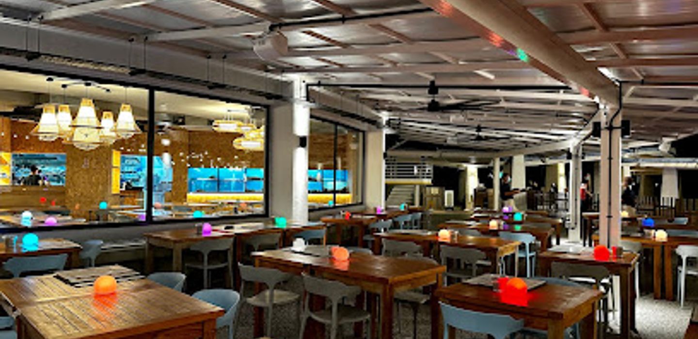 Stella Seaside Lounge