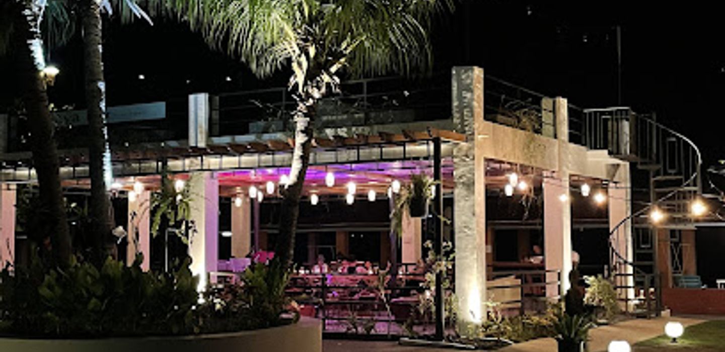 Naya Bar and Grill