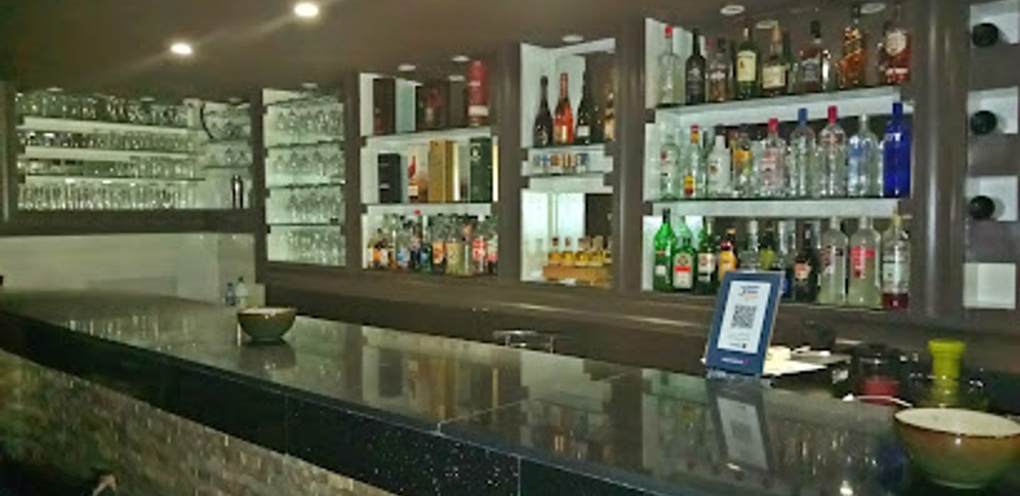 Kool Breeze Bar