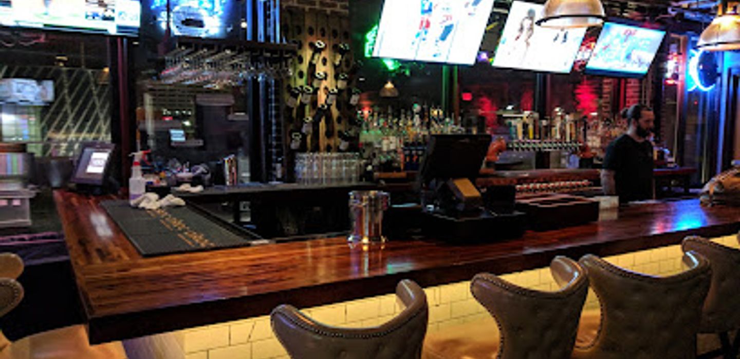 300 Craft & Rooftop