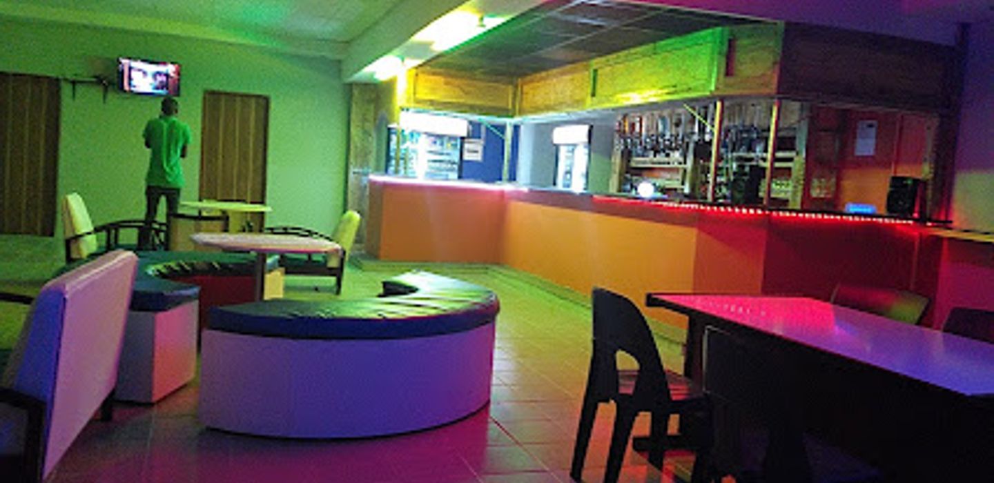 Ayeb Yeb Lounge