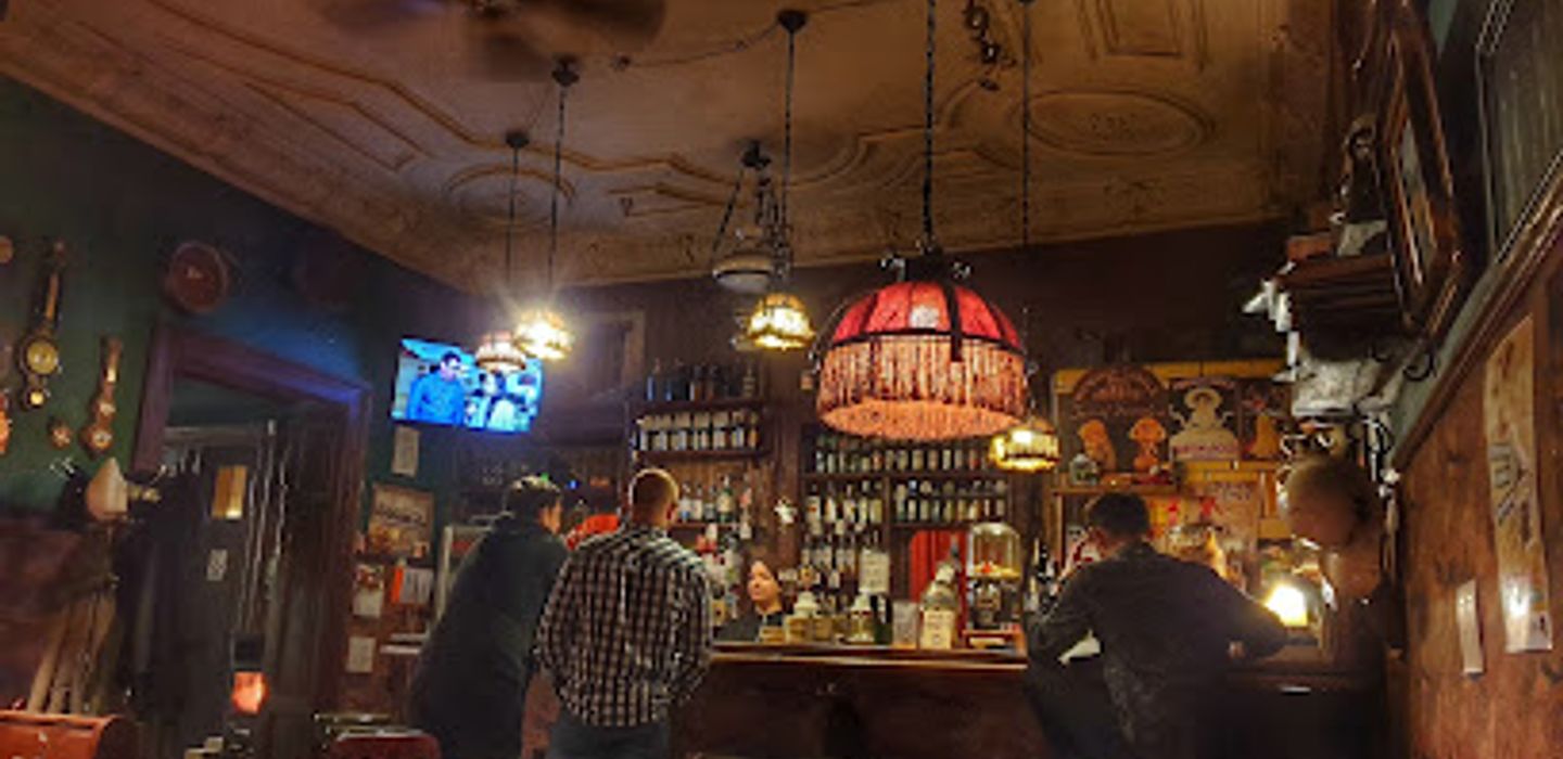 Pub Black Tulip