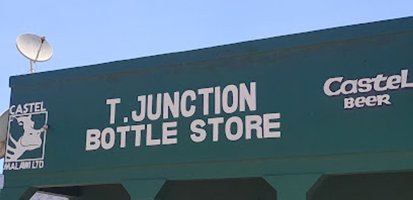 T junction bottlestore and resthouse