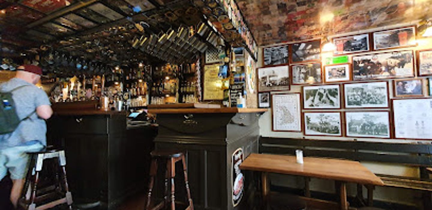 Charlie's Bar