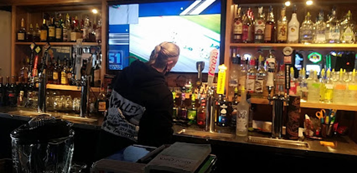 Bottoms Up Bar & Grill