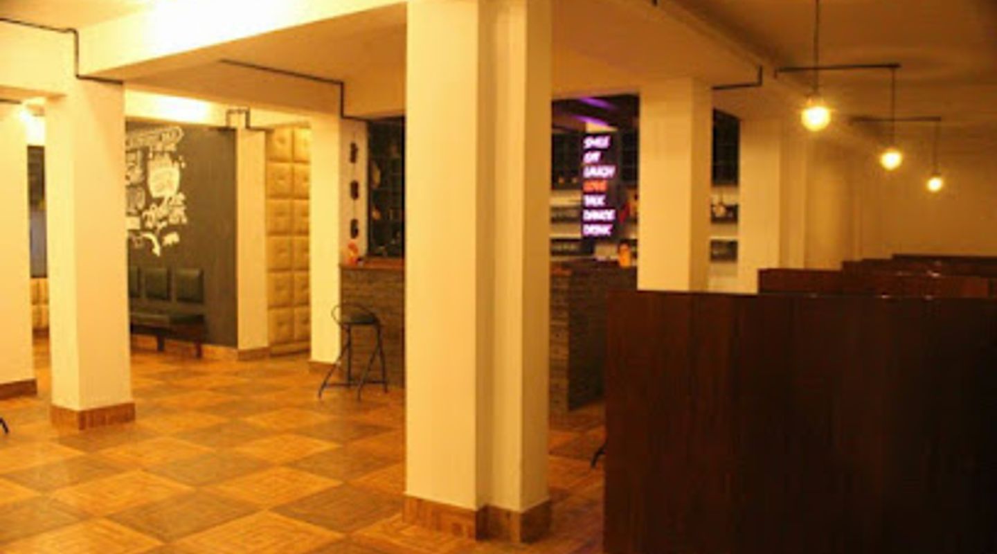 Basement Lounge & Bistro (Delam)