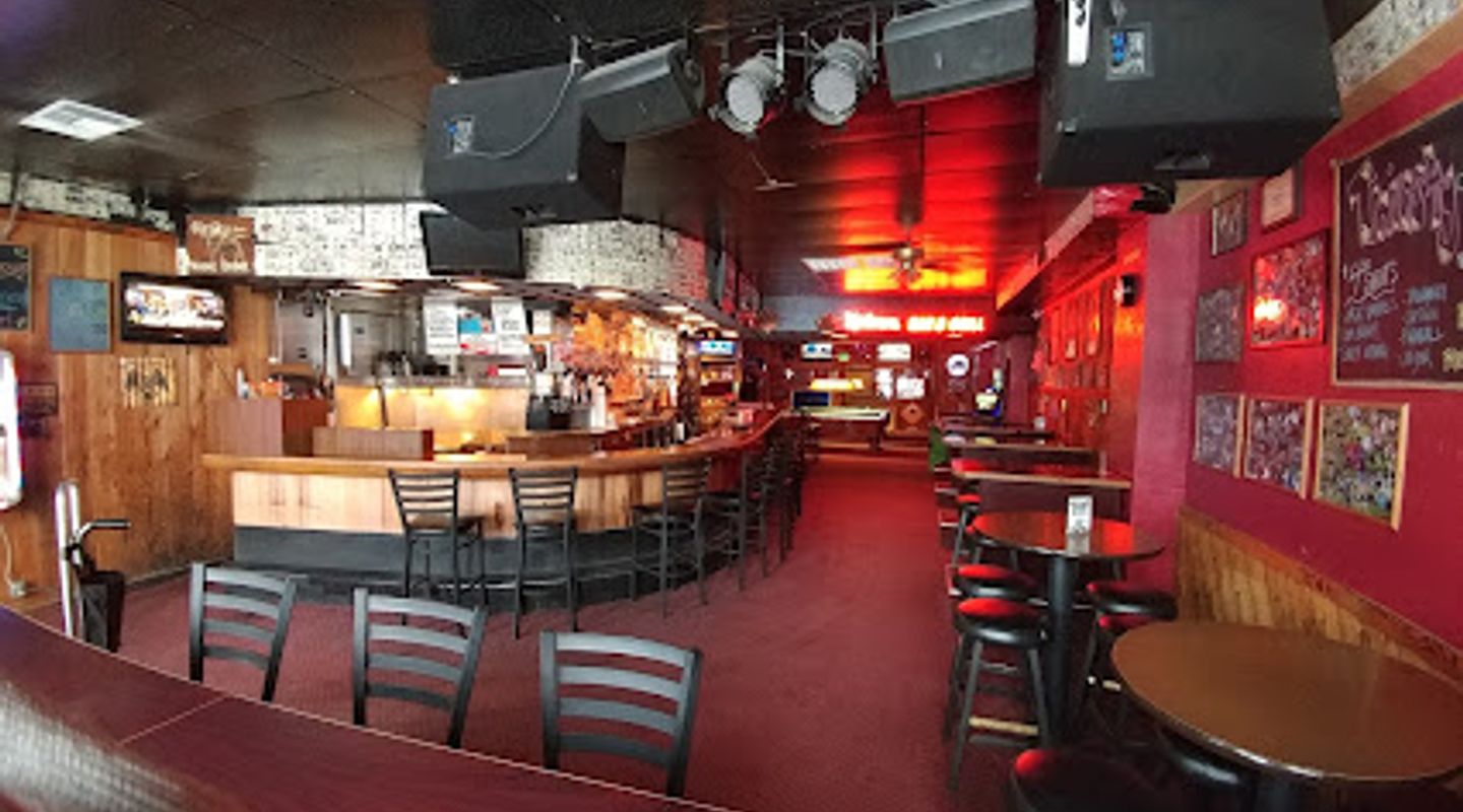 Uptown Bar & Grill