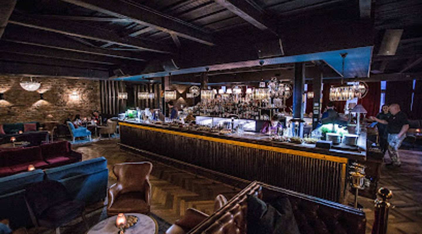 Old Fashioned Bar