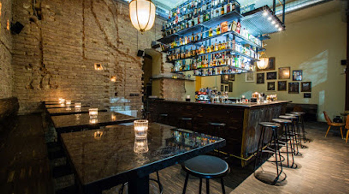 Luster Bar