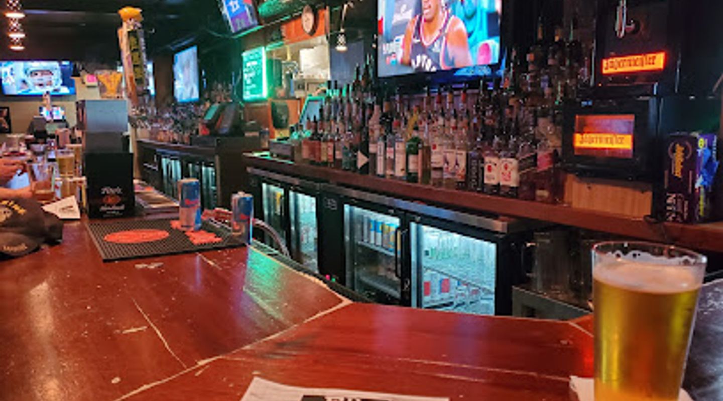 Elbow Room Bar & Grill