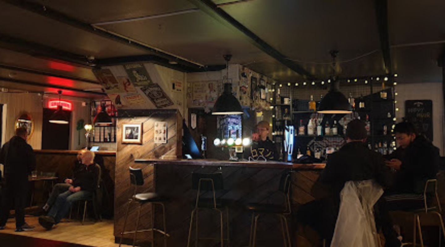 Paddy's Beach Pub
