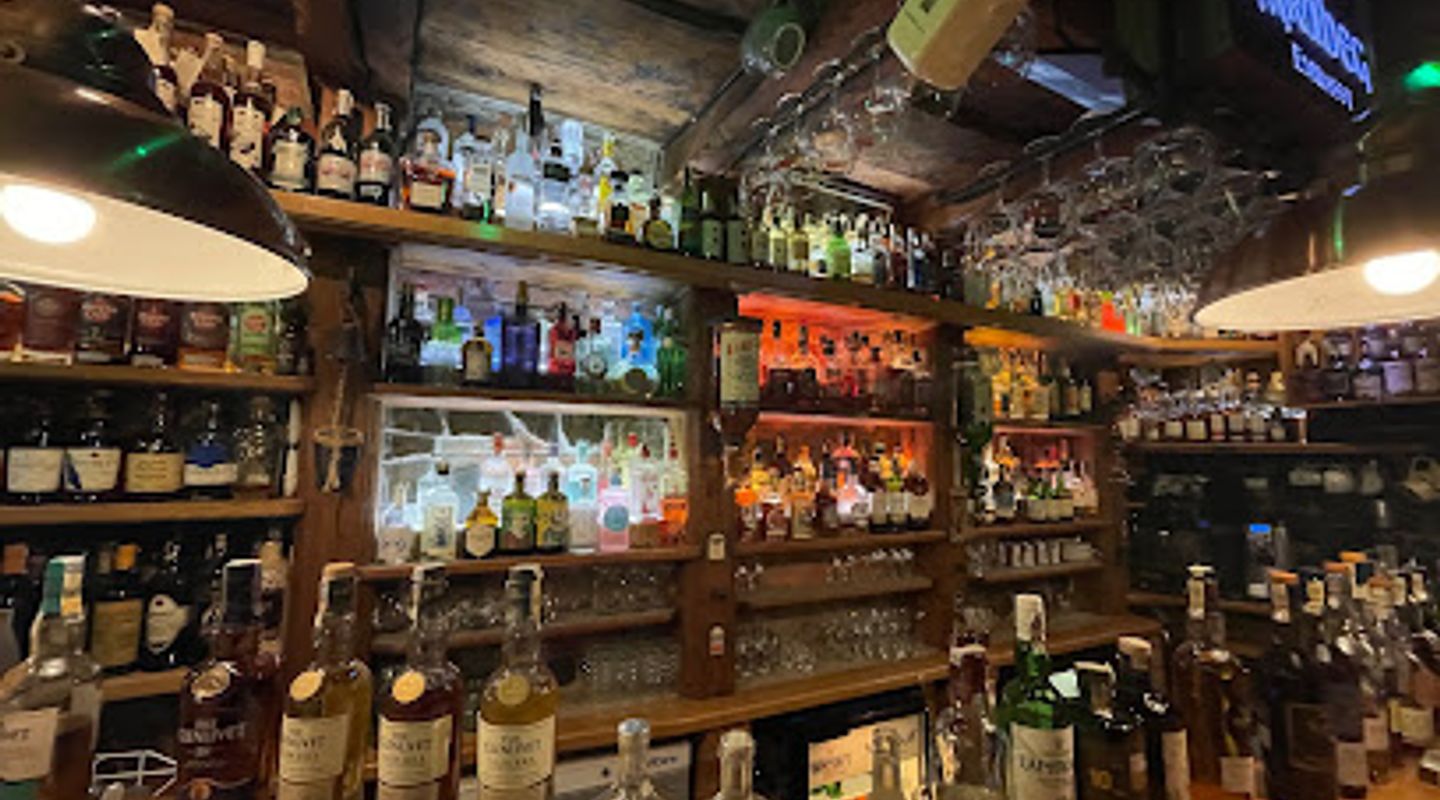 The BLACK STUFF Irish Pub & Whisky Bar