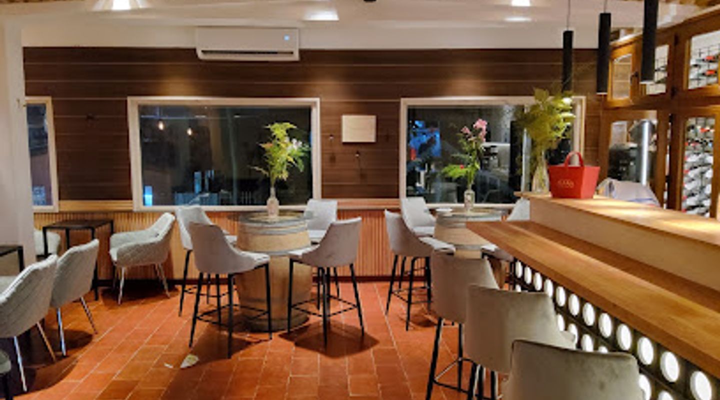 Torrontes Wine House