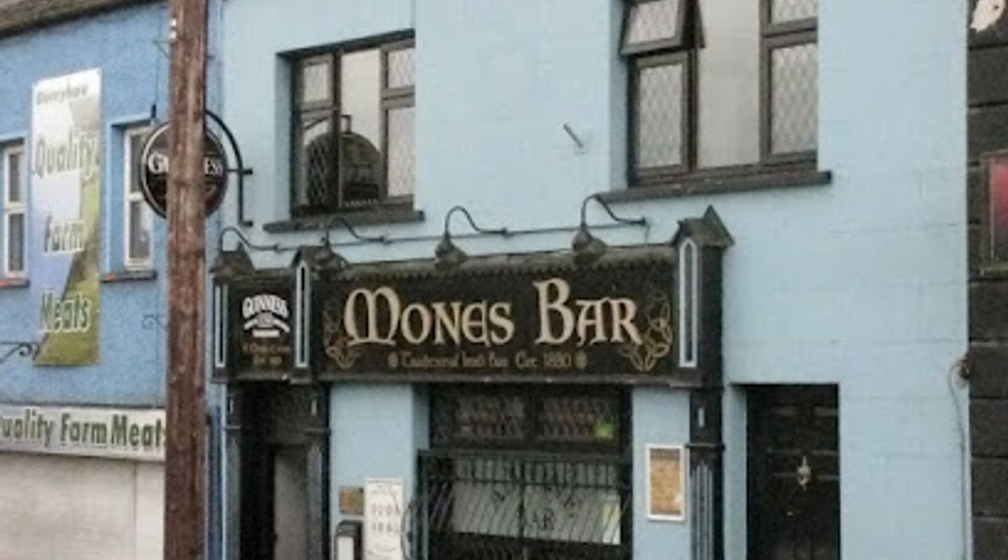 Mones Bar