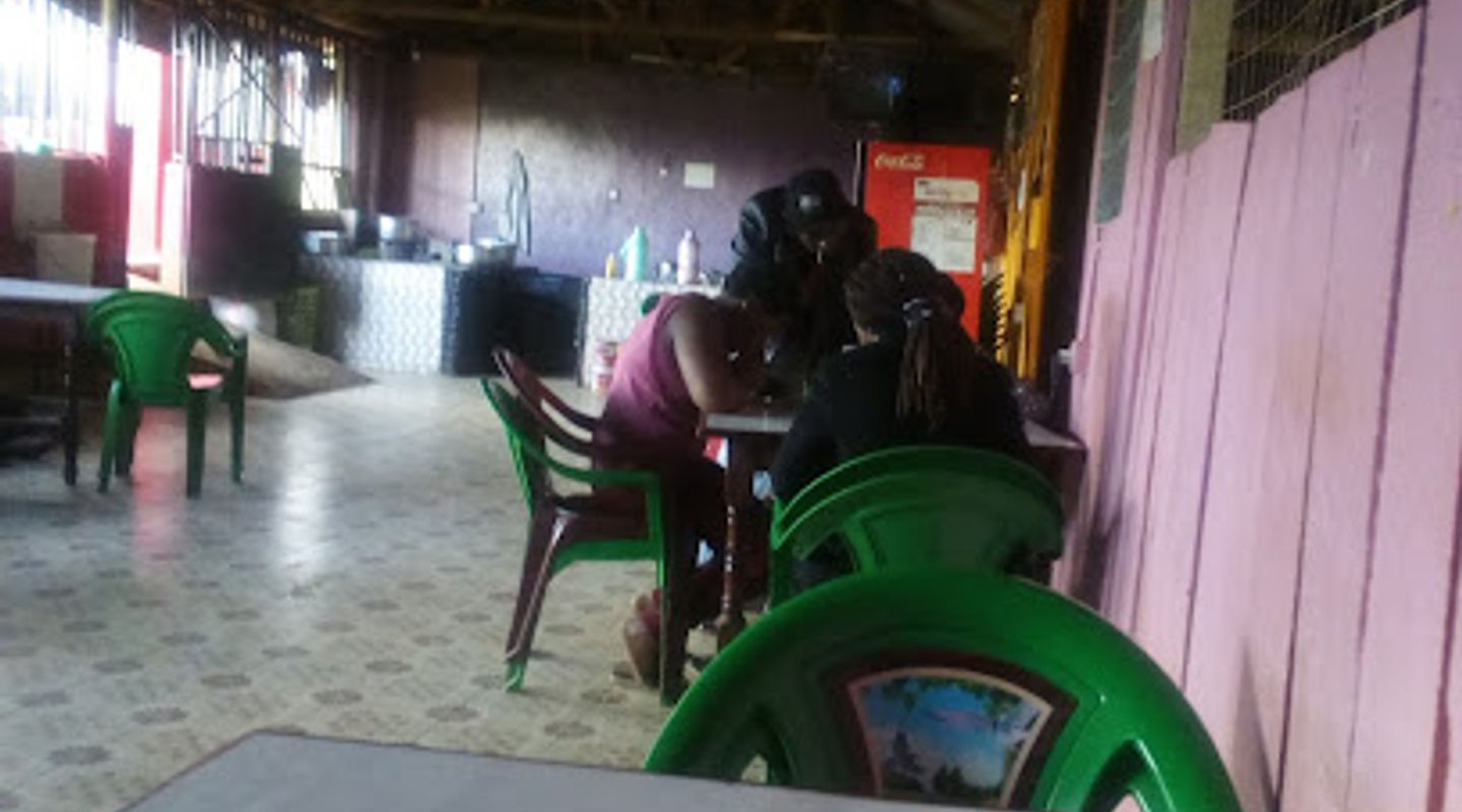 Senior's cool tavern bar & restuarant