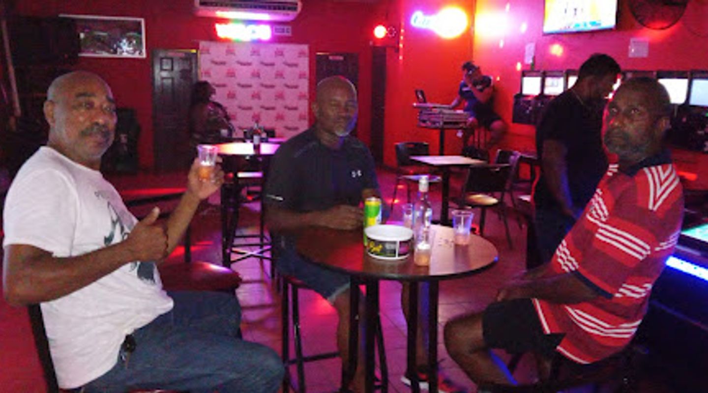 Cap’s Bar