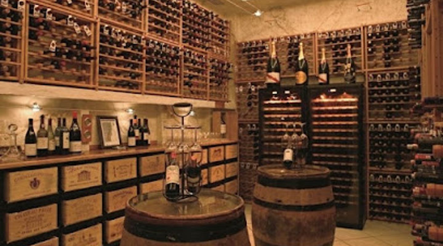 A La Cave
