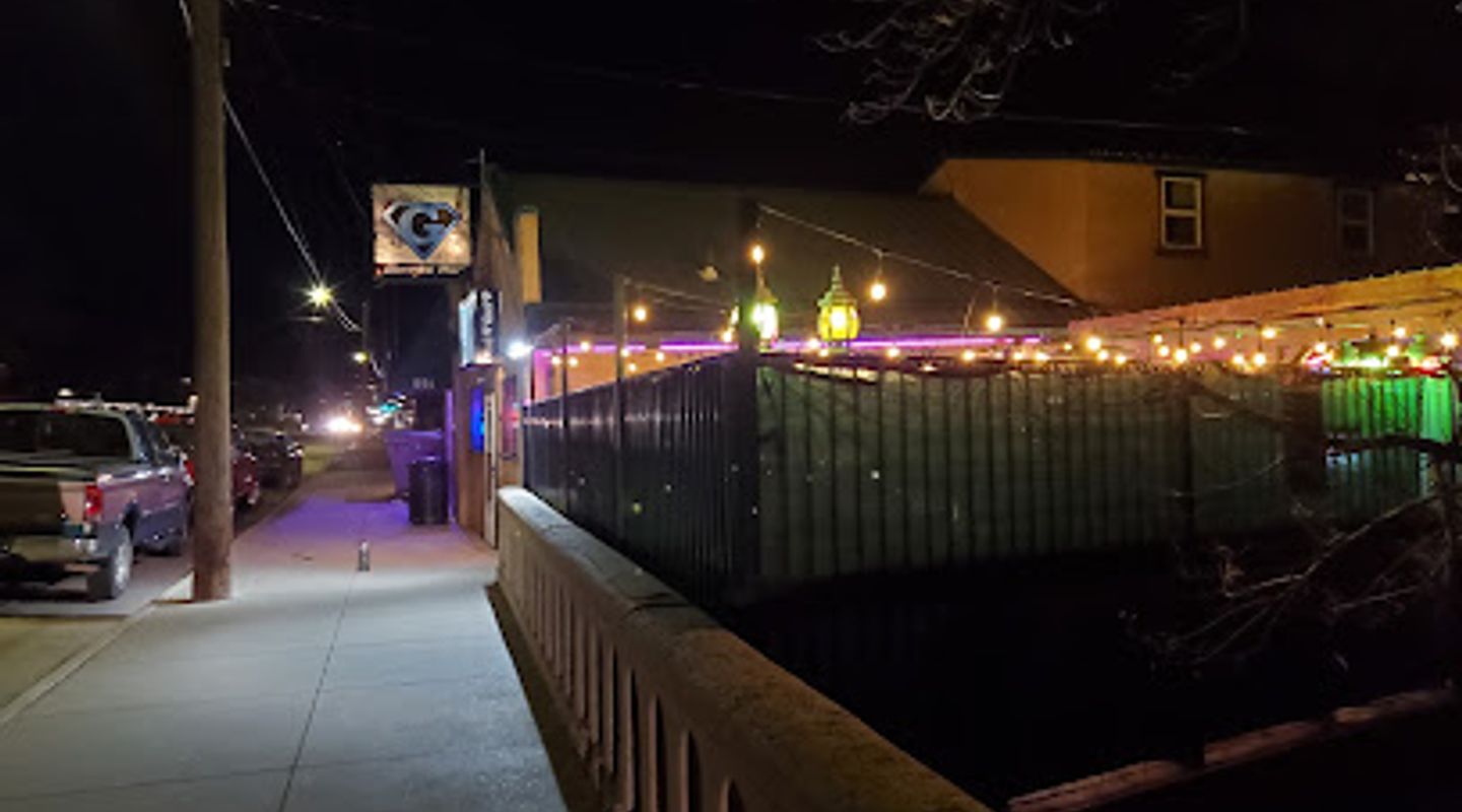 Ginos Bar