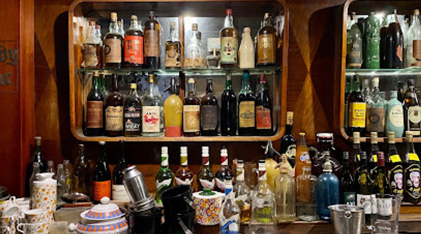 La Hacienda Bar