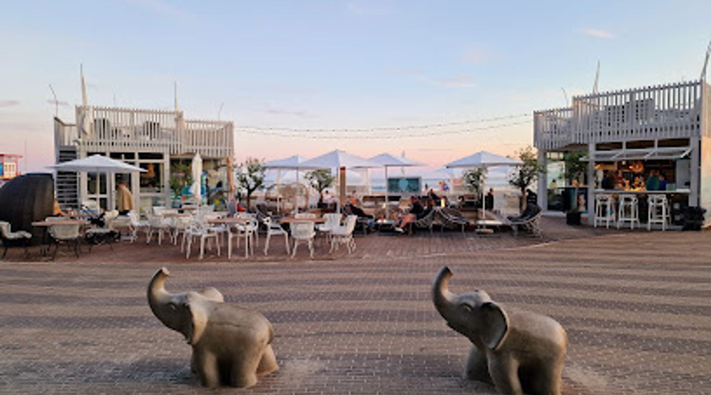 Sunset Lounge