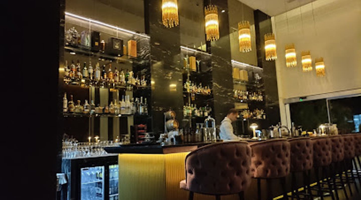 Selene Cocktail Bar