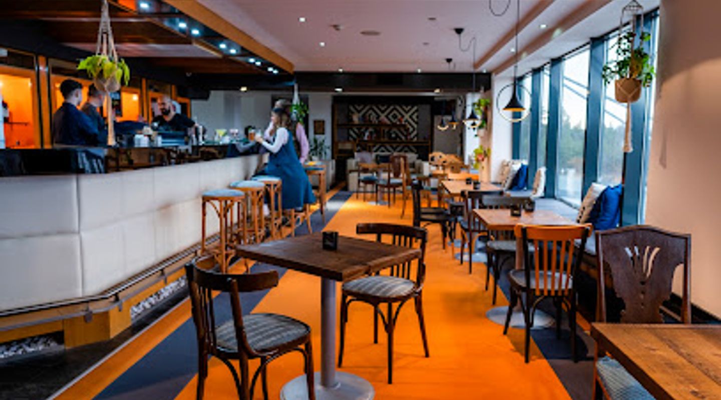 Alexandra Bar