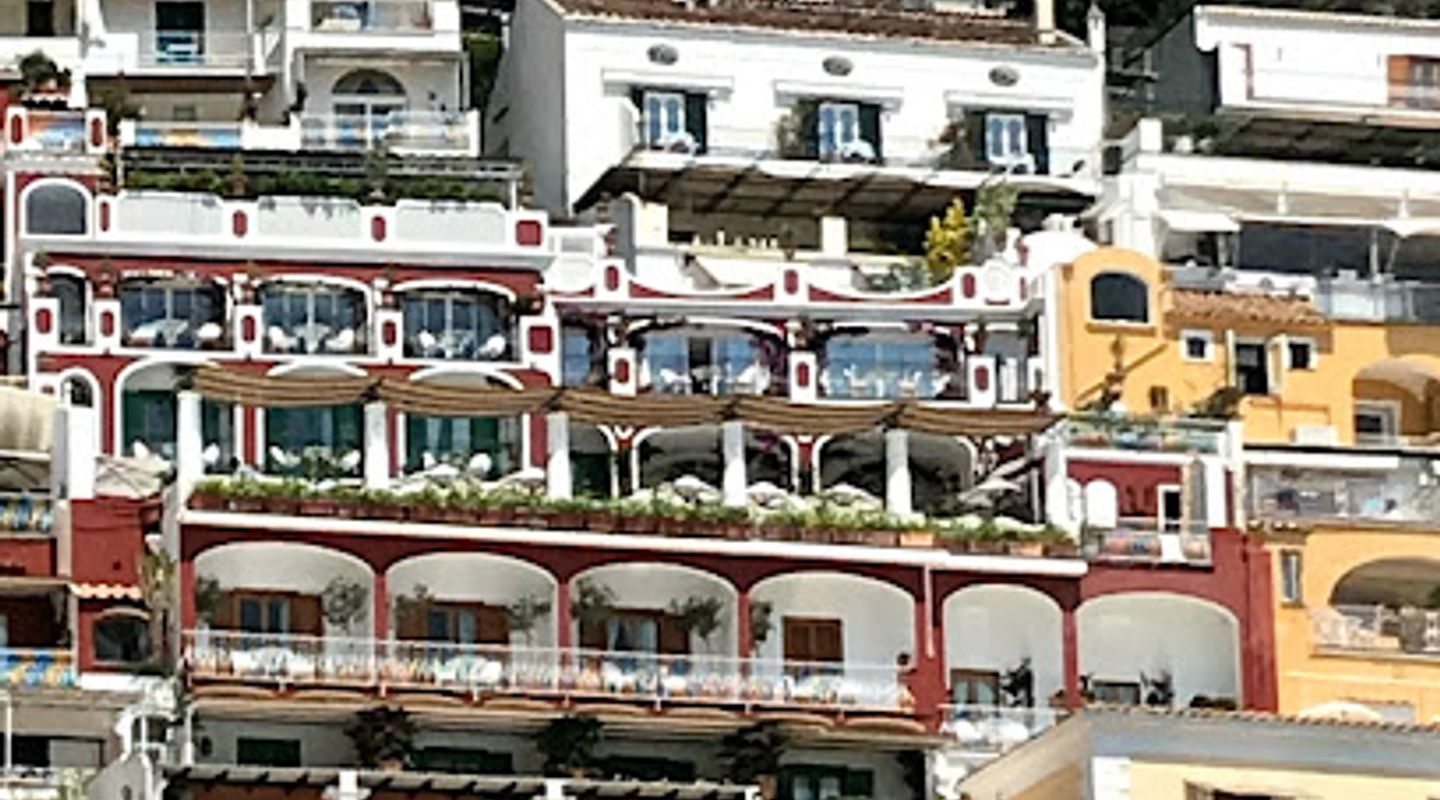 The wine shop positano vini e panini
