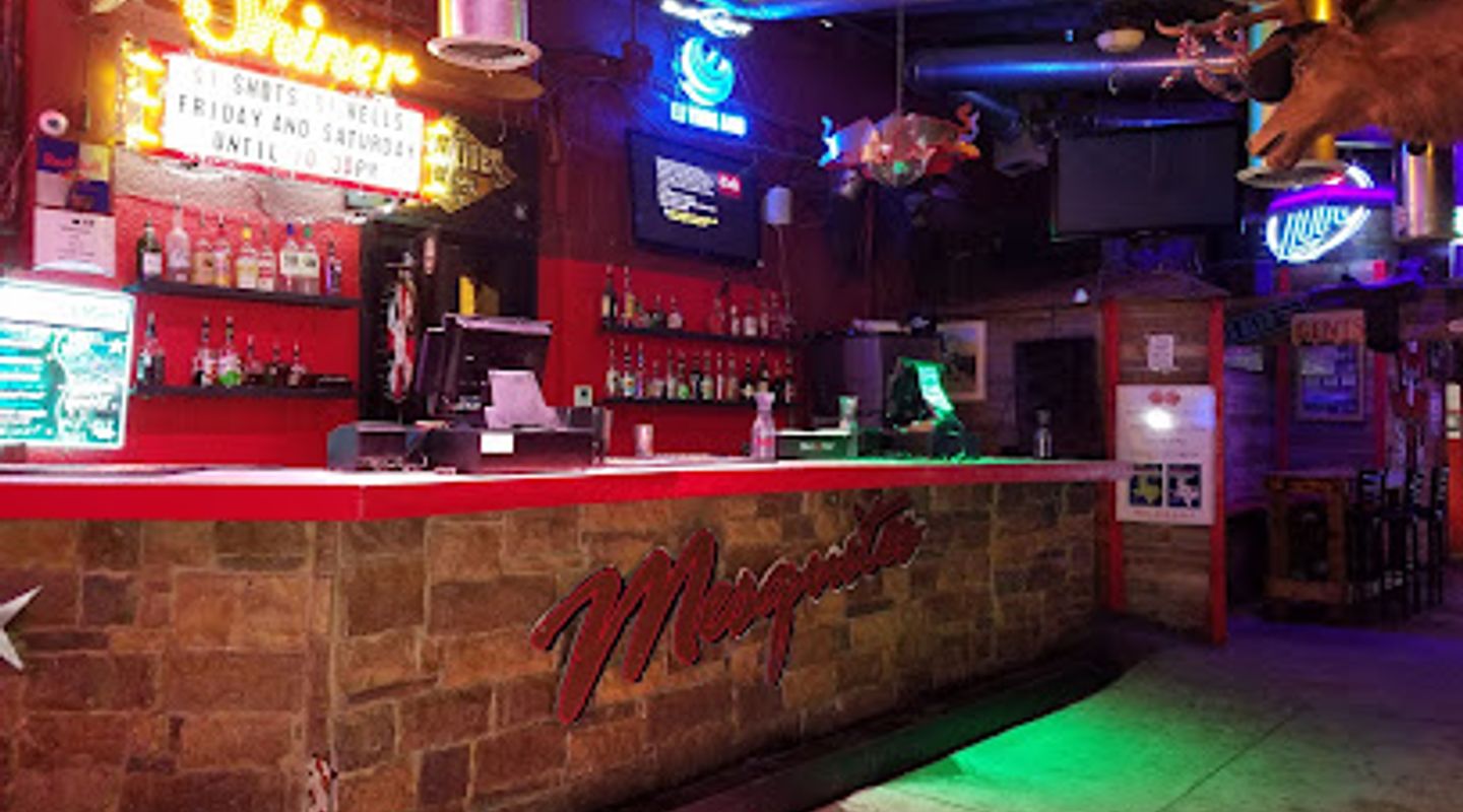 Mesquites Bar & Grill