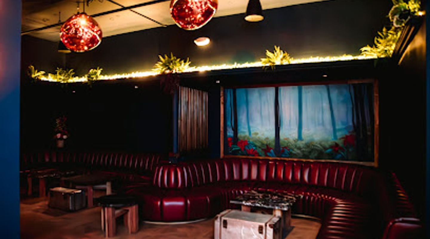 Bar Thirty Three